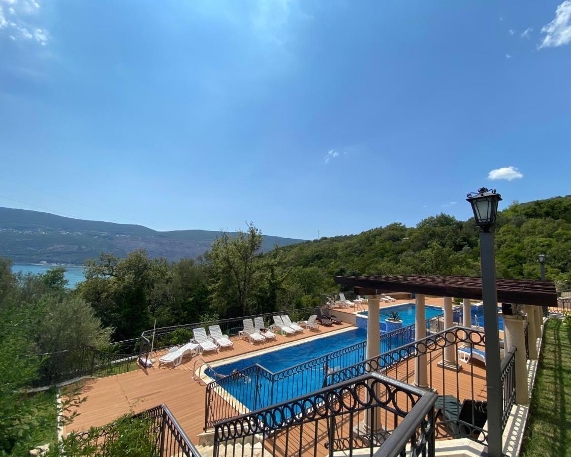 Apartamento Adria Sea & Mountains Herceg Novi Exterior foto